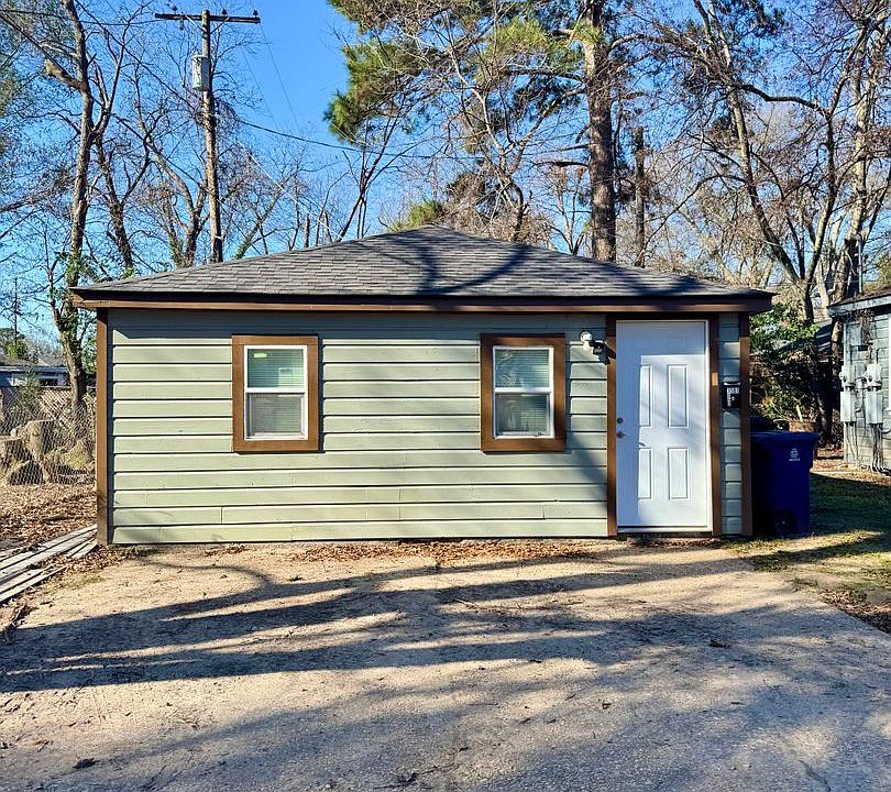1st image of 1501 1/2 Clover St