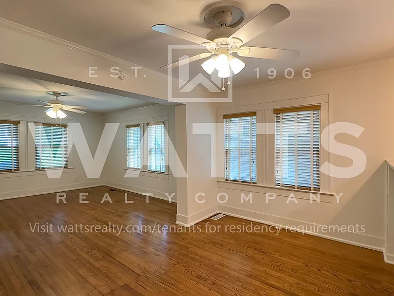 1093 Columbiana Rd — Photo 16