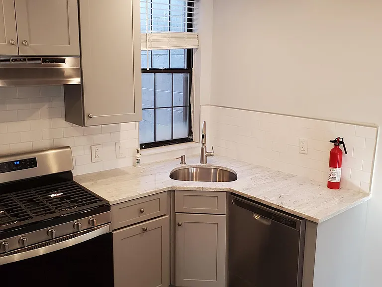315 Monroe St #3 — Photo 3