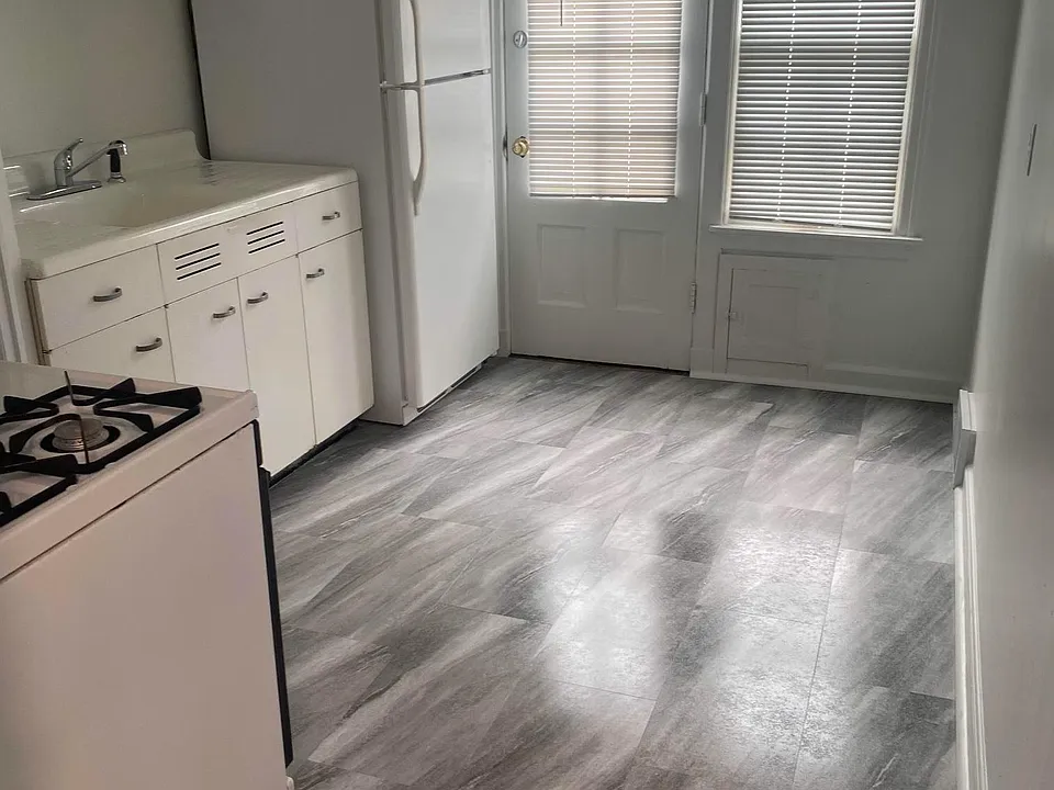 kitchen w/ separate entrance