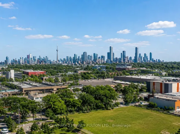 35 Brian Peck Cres Unit 1510, Toronto, ON M4G 0A5