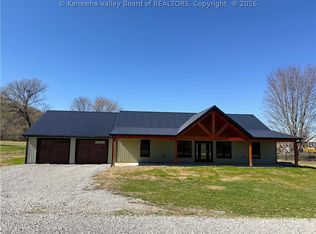 5 Omega Dr, New Haven, WV 25265