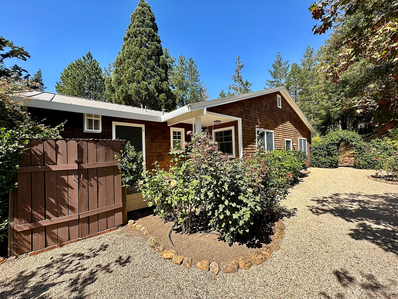 3 bed, 2094 sqft, $6,000 — Photo 3