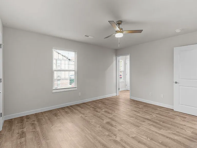 Sherman Square Apartments — Photo 79