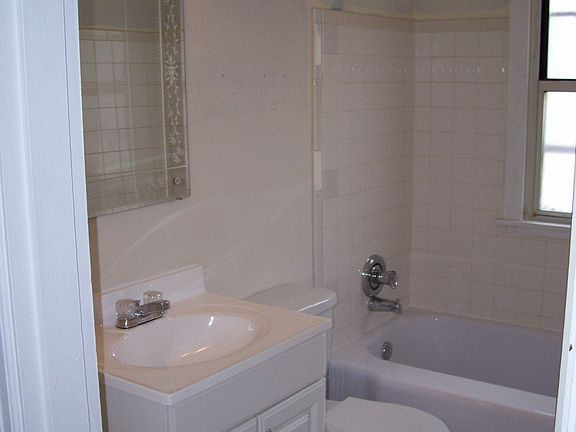 3rd image of 8007 Aline Ave