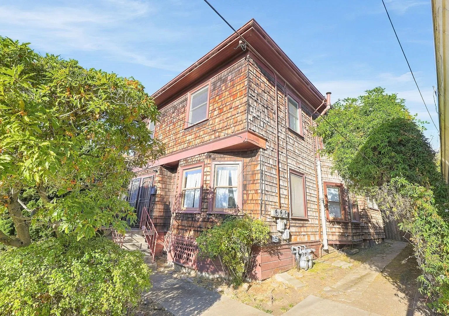 2 Bedroom Renovated Unit In Central Berkeley! — Photo 1