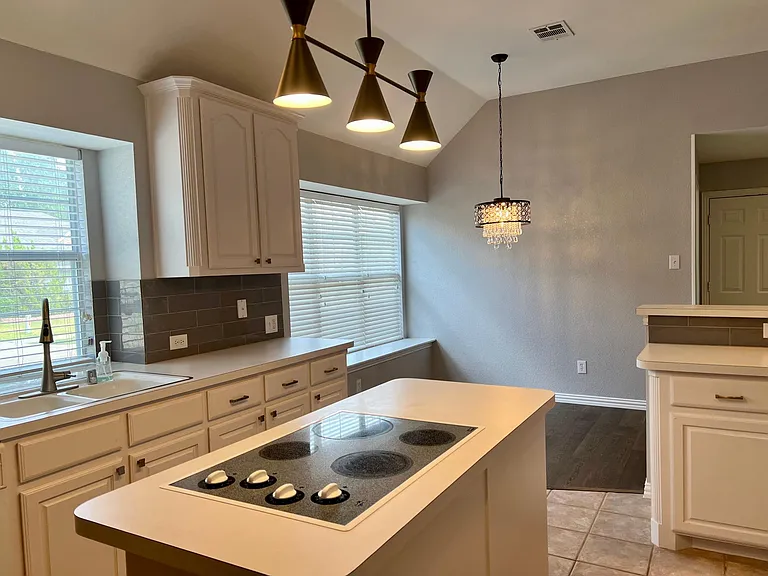 1305 Granger Dr — Photo 8