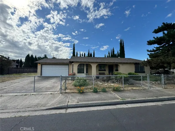 1461 E St #D, Oakdale, CA 95361