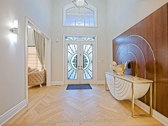3rd image of 9 Lauderhill Rd