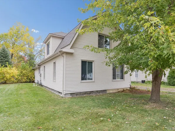 666 Pearl St, Dundee, MI 48131