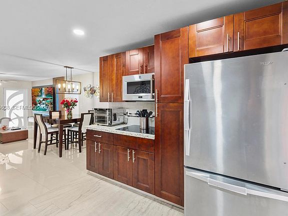 4th image of 10951 W Okeechobee Rd Unit 101