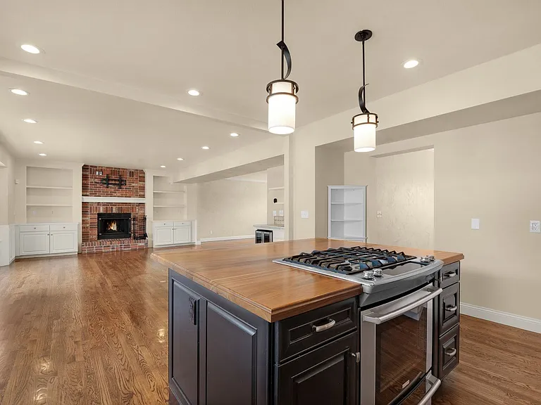 2420 Regal View Ct — Photo 15