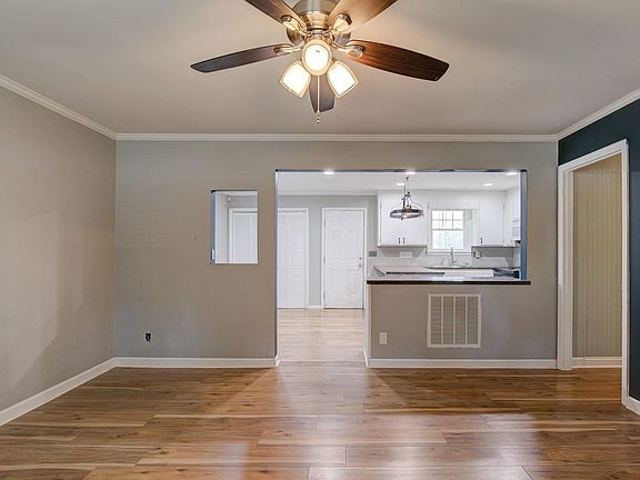 5th image of 131 Cardinal Dr