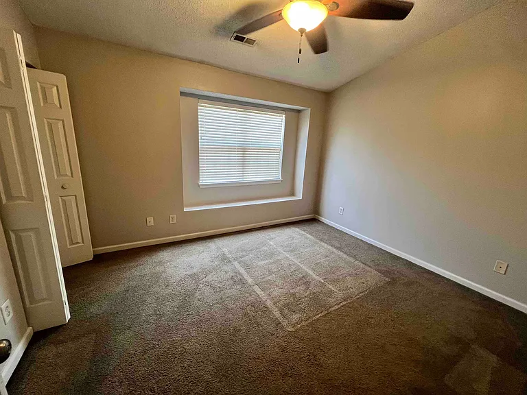 11168 Whitlock Crossing Ct — Photo 10