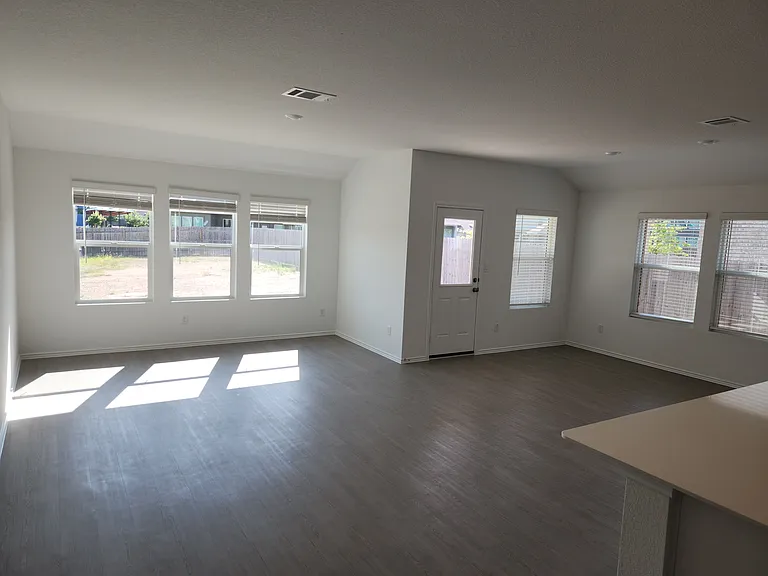 1521 Aspinwall Cv — Photo 15