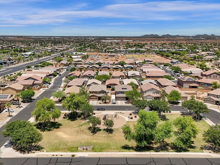 3422 W Leodra Ln — Photo 29