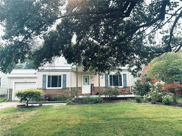 3267 Bell Wick Rd, Hubbard, OH 44425