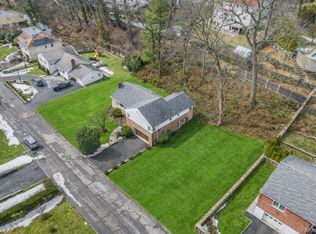 61 Devon Road, Bronxville, NY 10708