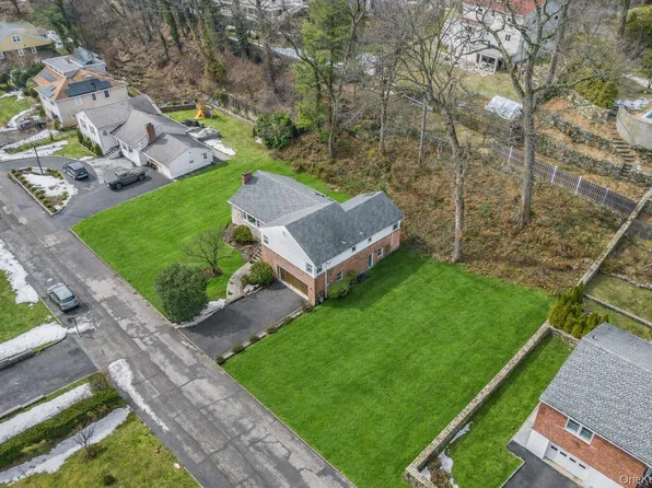 61 Devon Road, Bronxville, NY 10708