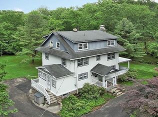 44 Melrose Rd, Mountain Lakes, NJ 07046