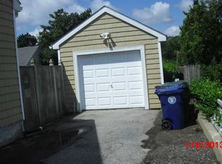 3 Friendly Dr, Warwick, RI 02888