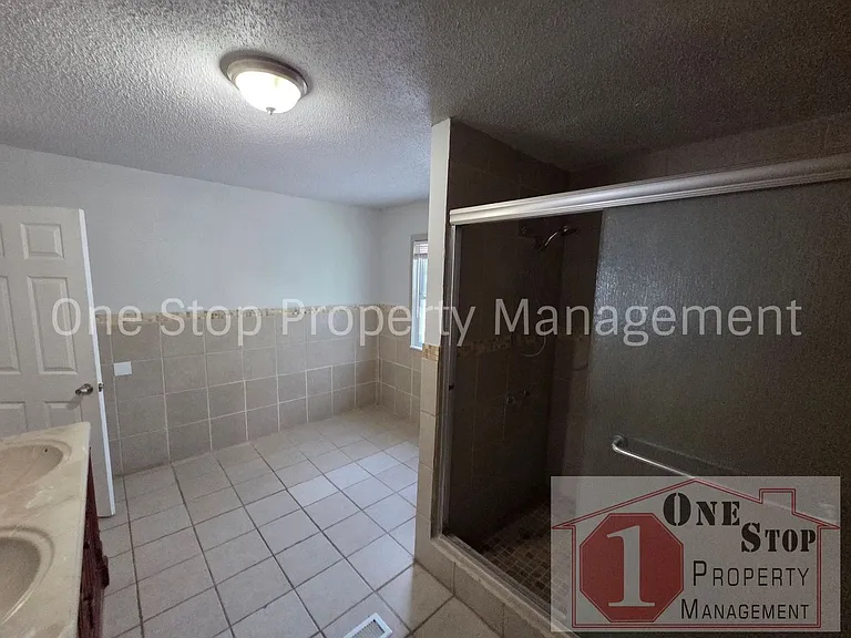 7111 Brooklyn Ave — Photo 27