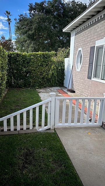 Dedicated Front Yard