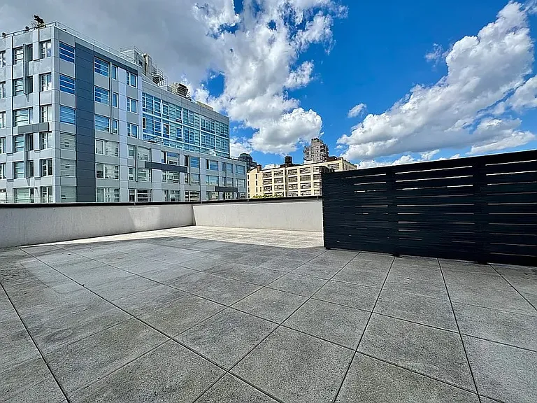 260 Gold St #701G — Photo 7