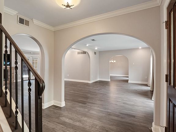 5th image of 2425 Dogwood Trail Dr