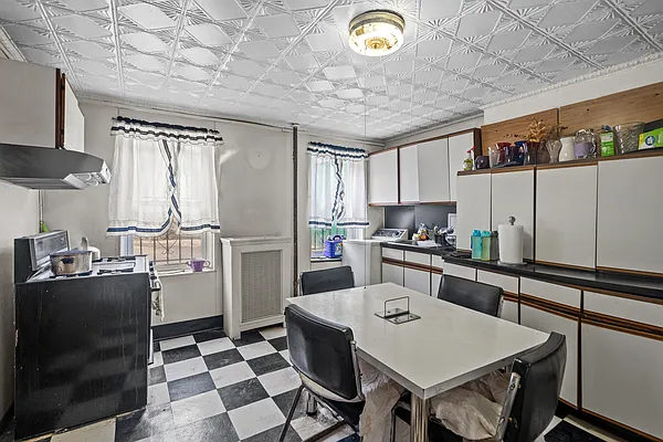 Sold by Jaymore Realty LLC | media 33