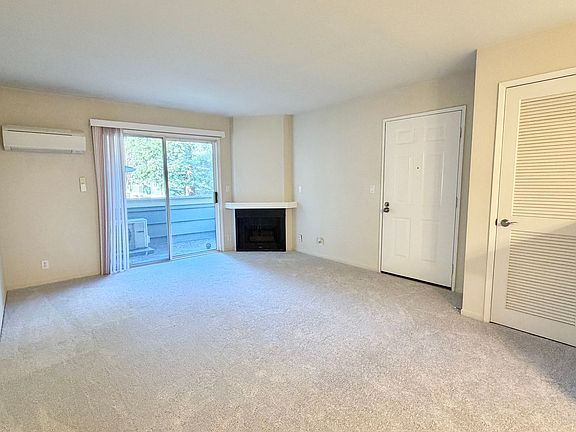 2nd image of 2700 Somerset Park Cir