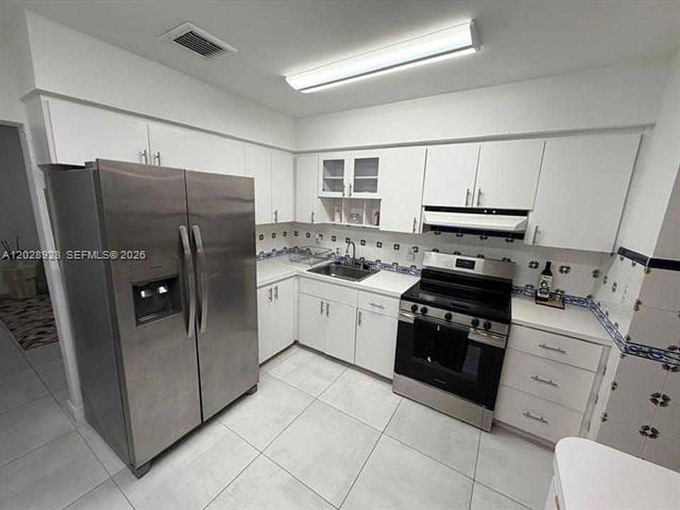 1st image of 3600 SW 26th St #3600