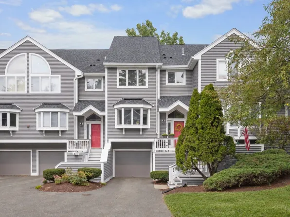 1200 Salem St APT 135, Lynnfield, MA 01940