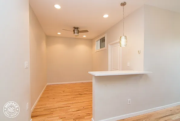 Rented by MySpaceNYC | media 27