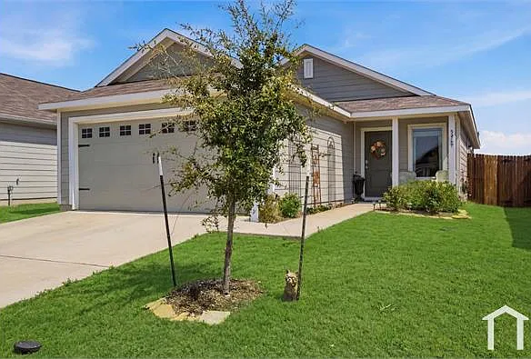 3 bed, 1266 sqft, $2,495 — Photo 2