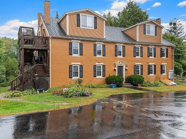 20 Oak Grove Ave APT 4