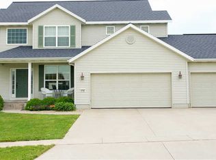 6708 Blue Stone Ct NW, Cedar Rapids, IA 52405