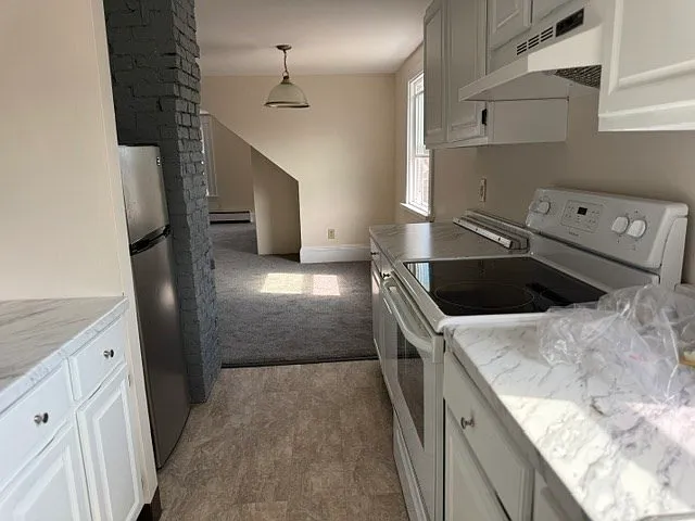 2 bed, 1.0 bath, 910 sqft, $2,300 — Photo 3