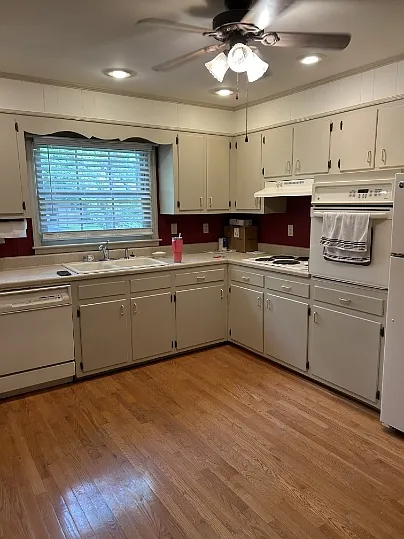 106 Sherwood Dr — Photo 3