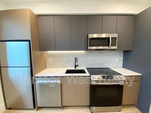 720 Klo Rd, Kelowna, BC