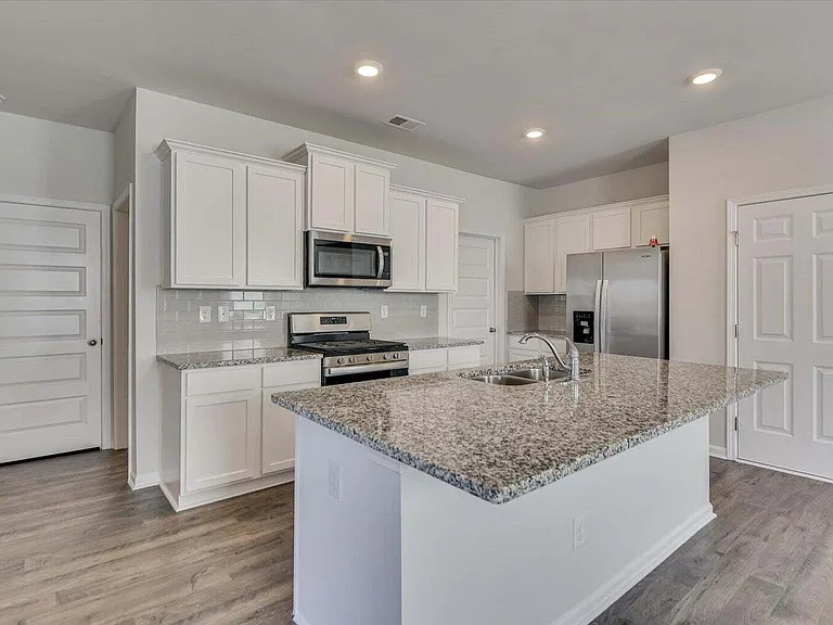 433 Whitby Ct — Photo 13