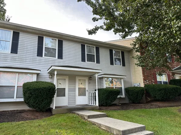 303 Pheasant Run Ct, Blacksburg, VA 24060