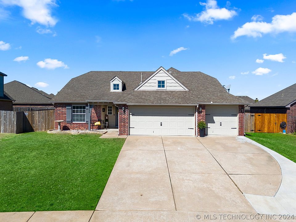 1st image of 3326 S 206th Pl E