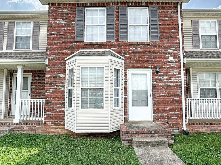 205 Tree Line Dr — Photo 1