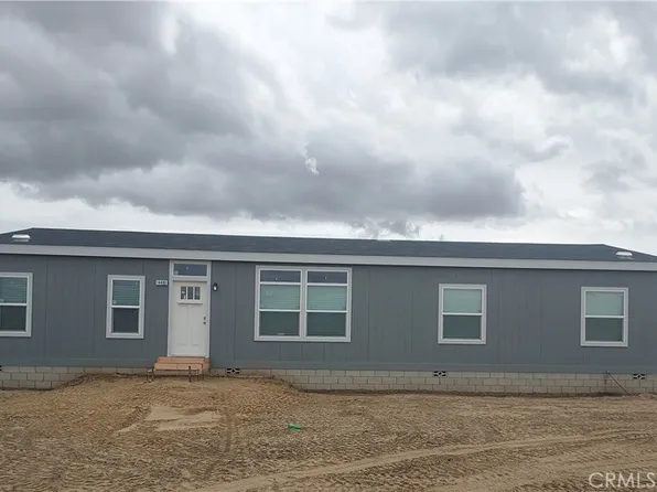 5051 South St, Phelan, CA 92371