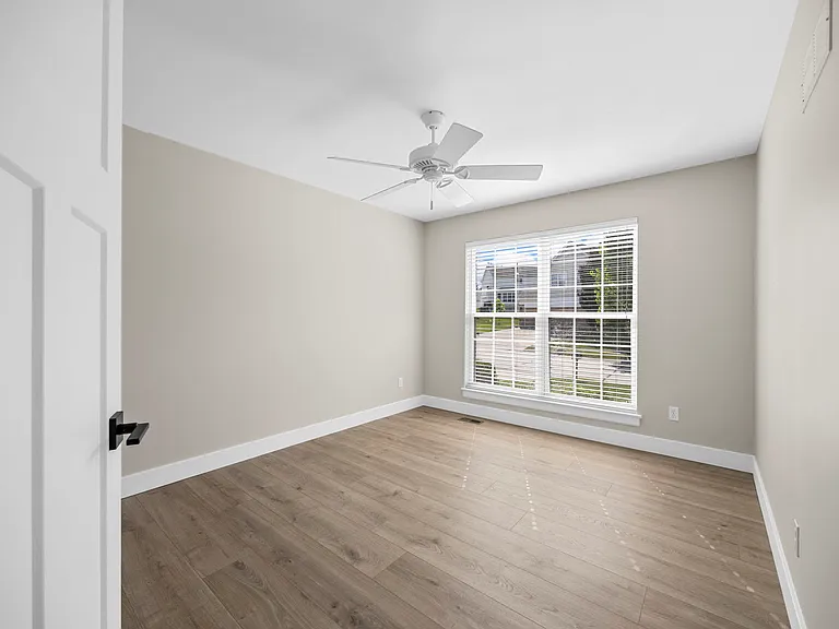 8050 Knights Crossing Dr — Photo 46