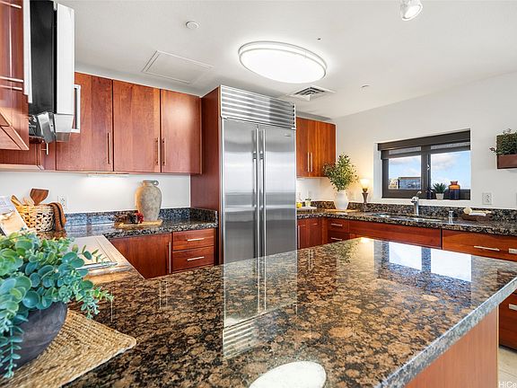 5th image of 600 Queen St APT 3809