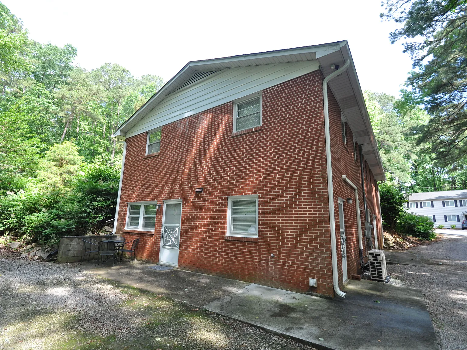 Immaculate & Affordable Home Available Immediately — Photo 1