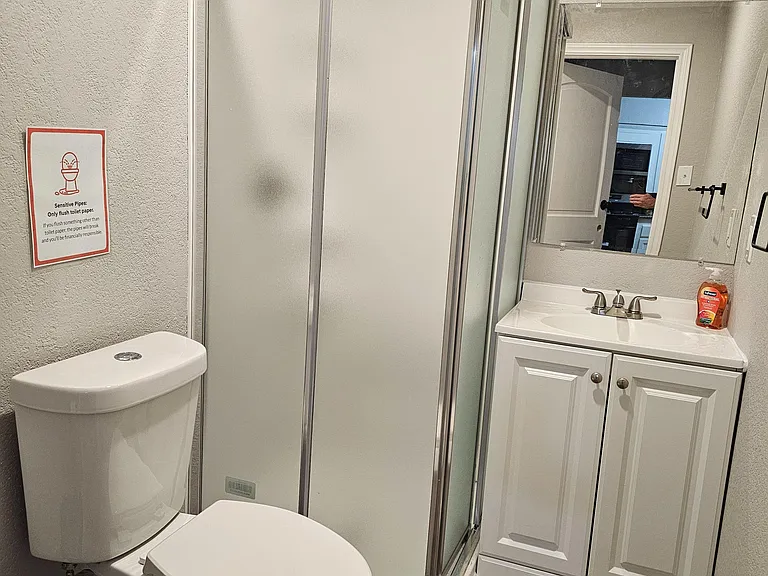 Shared full bath
5, 6, 7, 8