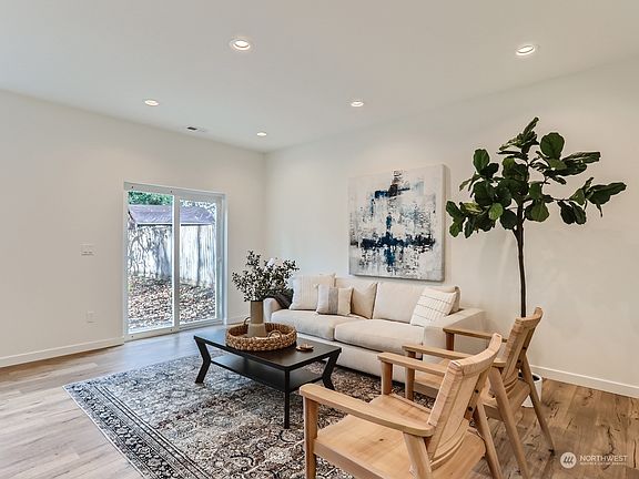 Great Room with access to patio>